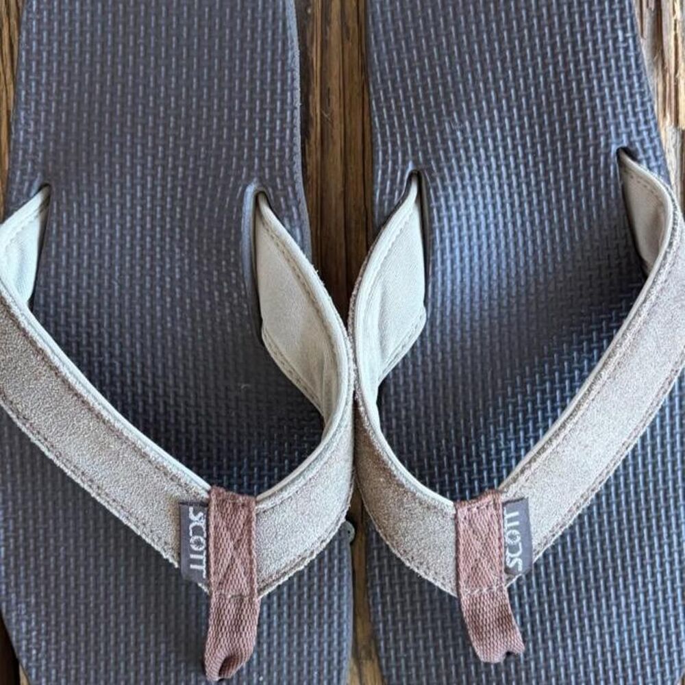 Scott Men's Brown and Grey Flipflops